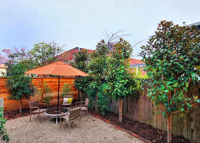 Charming 2Bed French Colonial Apartment In Desirable Midtown Sacramento