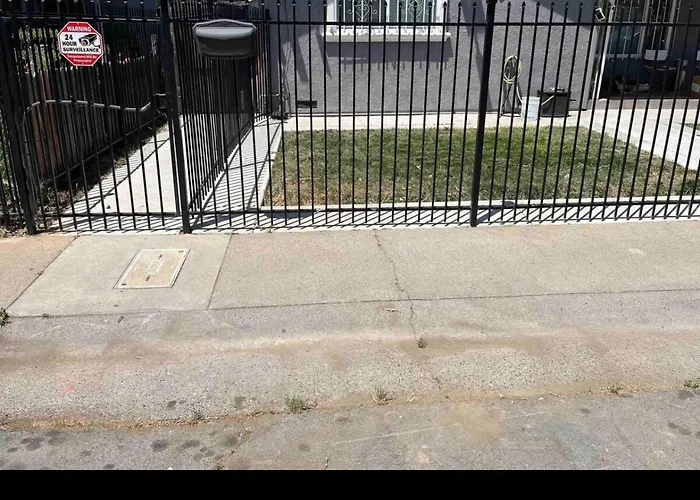 Charming Casita All Too Yourself Near Midtown, Train And Freeway