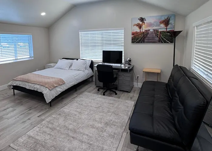 Private Studio, Near Dt & Cal Expo, Free Parking